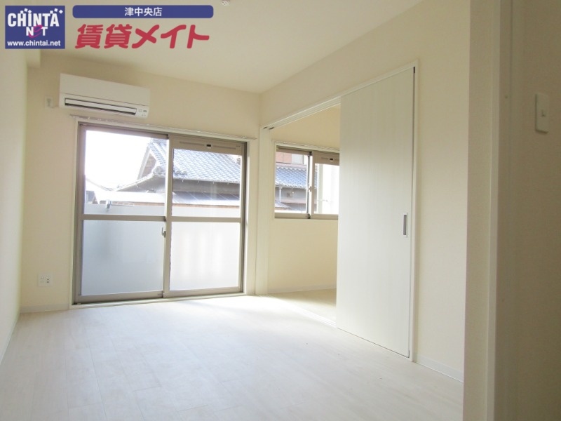 居室・リビング　同型参考写真