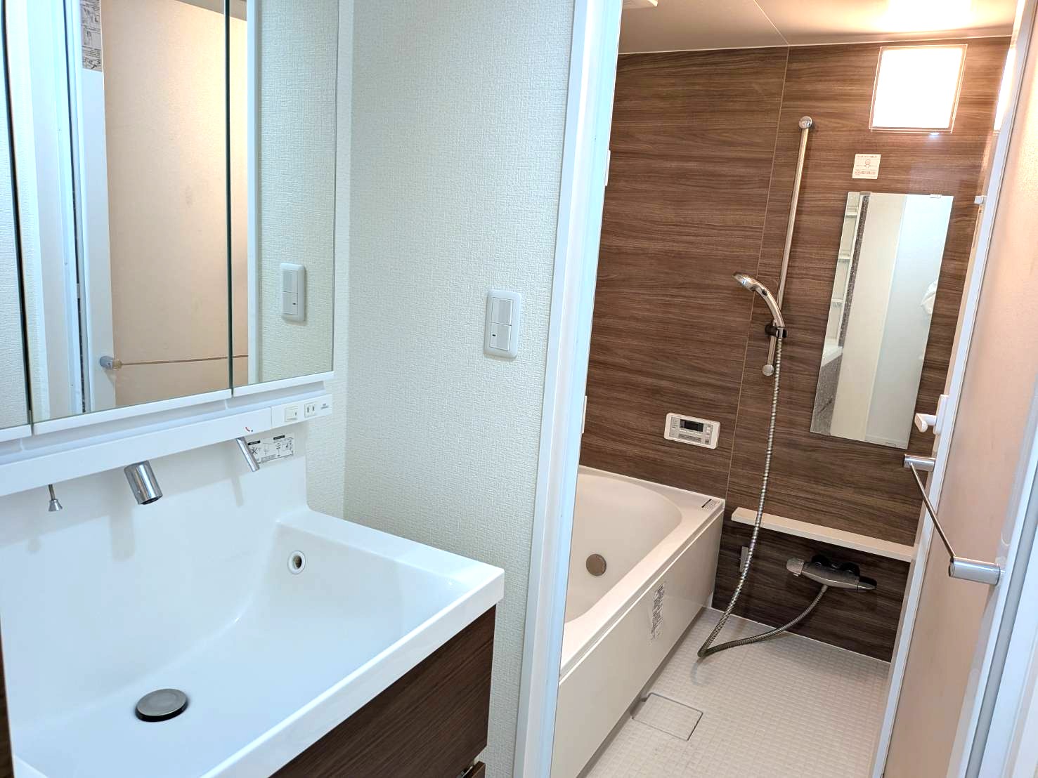 バス・シャワールーム