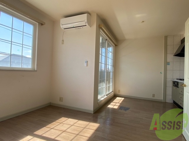 居室・リビング　リビングは９．６帖と広々した空間ですよ～