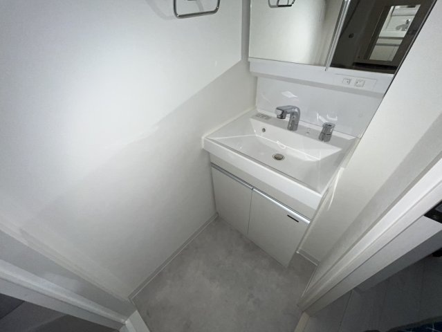 洗面設備　同物件別部屋写真