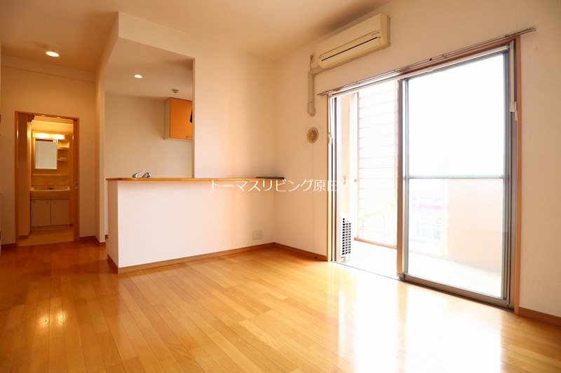 居室・リビング　403号室写真