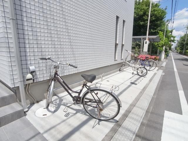 その他共有部分　♪建物横に駐輪スペースが確保してあります♪
