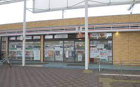 コンビニ　セブンイレブンハートインJR野洲駅南口店（コンビニ）まで451m