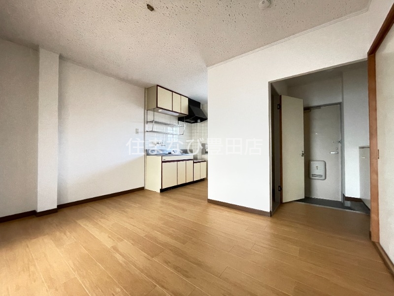 居室・リビング　同型別部屋写真