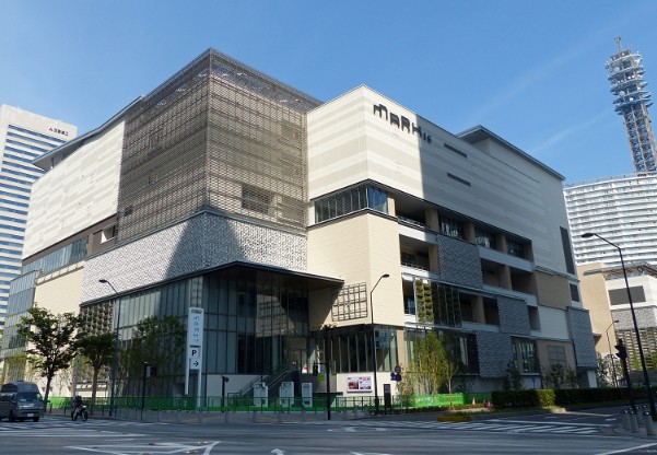 ショッピングセンター　MARK IS みなとみらい（ショッピングセンター）まで300m