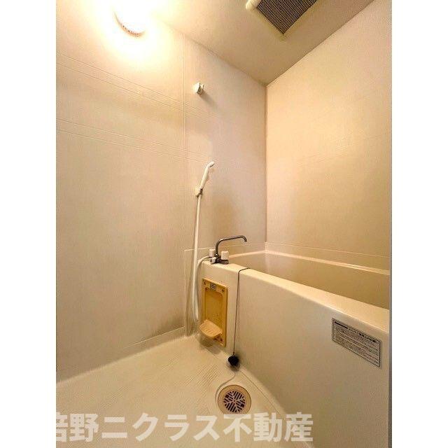 バス・シャワールーム　内装は別部屋の参考写真です。