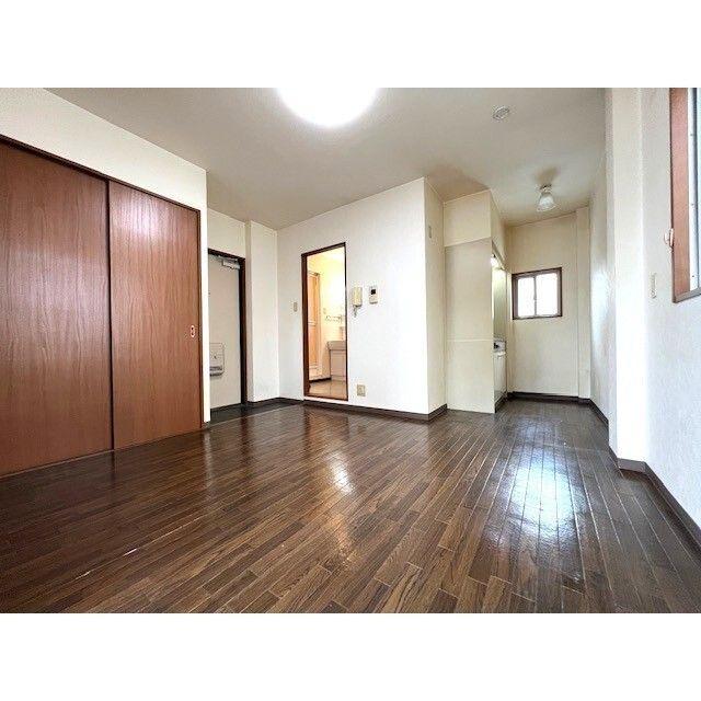 居室・リビング　内装は別部屋の参考写真です。