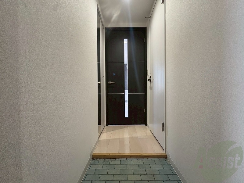 玄関　玄関の様子です。明るい印象ですね。気分もあがりそう。