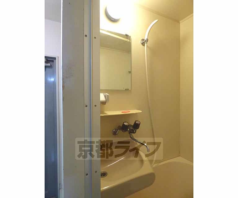 洗面設備　洗面台です。