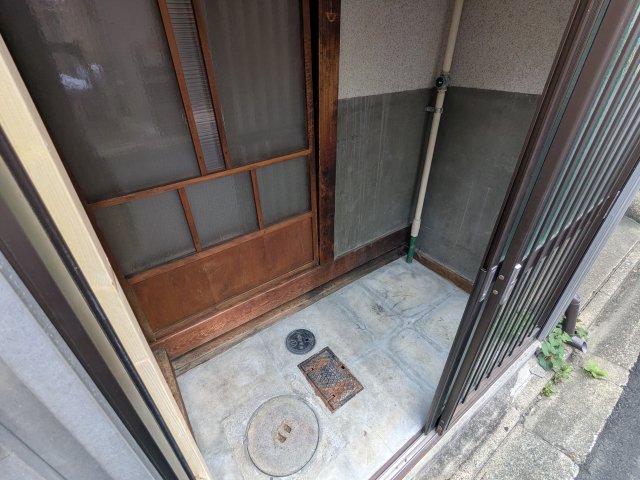 玄関　亀島借家