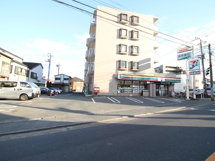 コンビニ　セブンイレブン川崎野川くぬぎ坂店（コンビニ）まで300m
