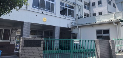 小学校　文京区立指ケ谷小学校（小学校）まで233m