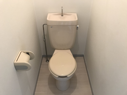トイレ　同物件別部屋の写真です。