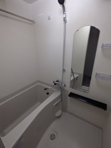 バス・シャワールーム　※写真は同じマンションの違う部屋のものになります。
