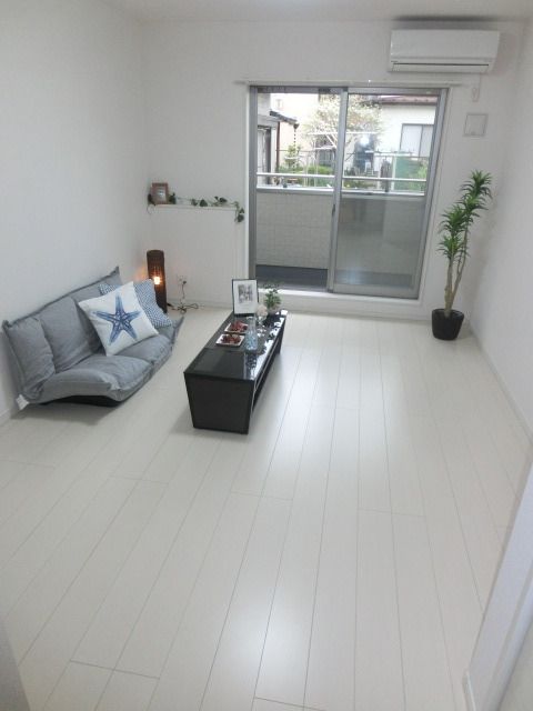 居室・リビング　明るいお部屋です