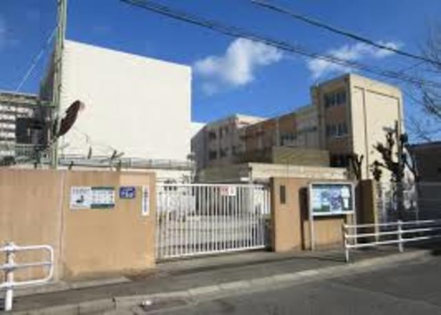 小学校　神戸市立御蔵小学校（小学校）まで598m