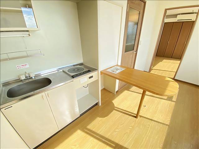 キッチン　同物件別室のイメージ写真
