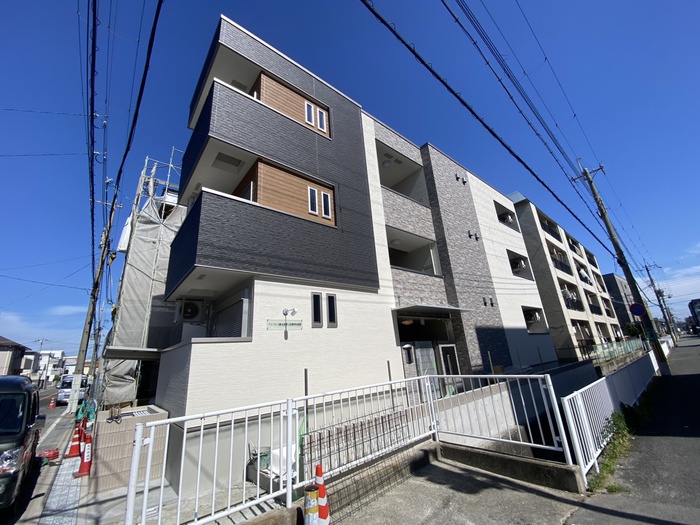 建物外観　建築中