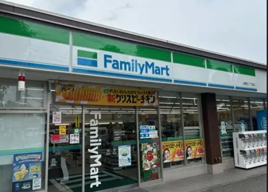 コンビニ　ファミリーマート上鷺宮二丁目店（コンビニ）まで118m