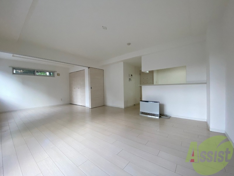 居室・リビング　広くてキレイなお部屋が広がっていて、充実した生活が送れそう。