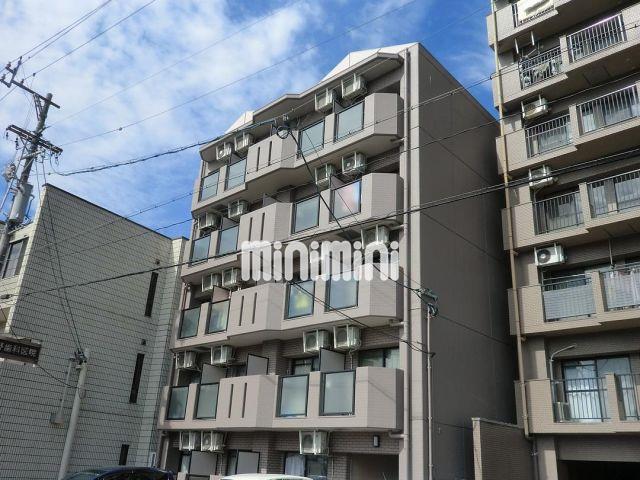 建物外観　重量感のある外観です。