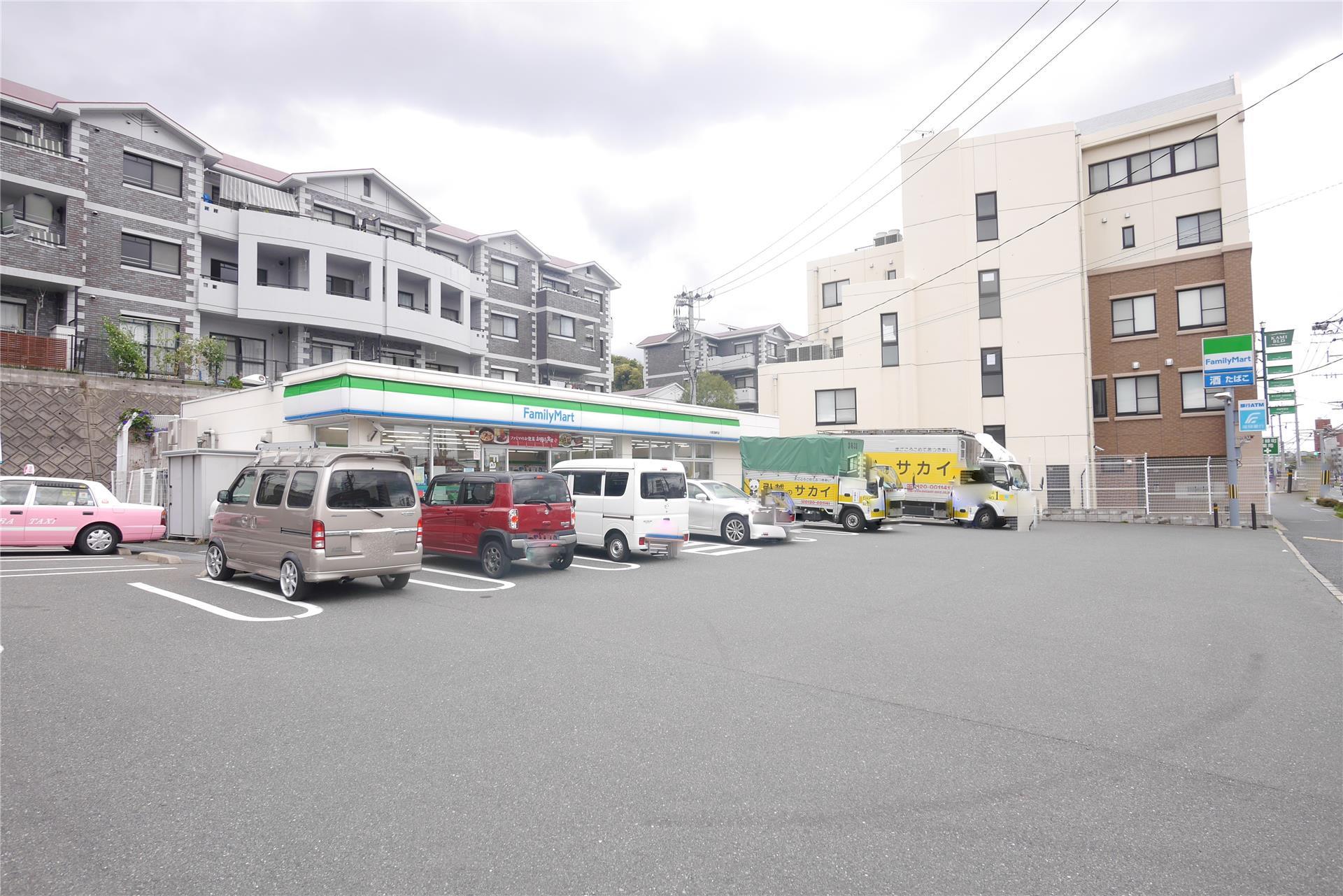 コンビニ　ファミリーマート小倉沼緑町店（コンビニ）まで410m