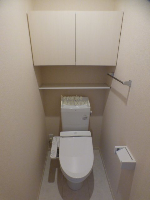 トイレ　※写真は別号室