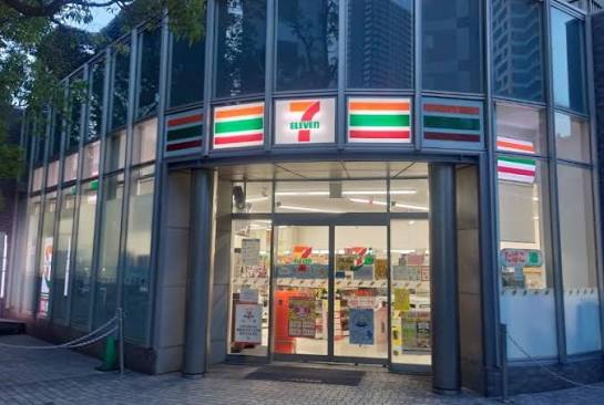 コンビニ　セブンイレブン中央区佃2丁目店（コンビニ）まで270m