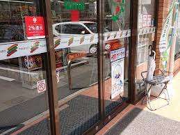 コンビニ　セブンイレブン島崎町店（コンビニ）まで60m
