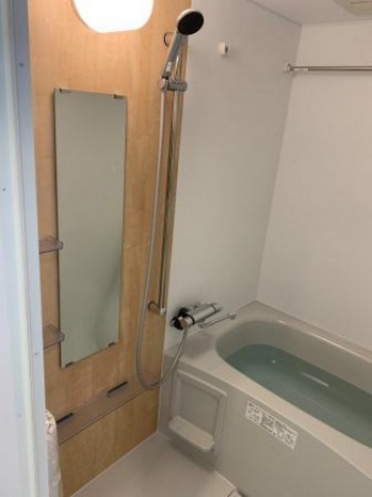 バス・シャワールーム　※別部屋の写真です