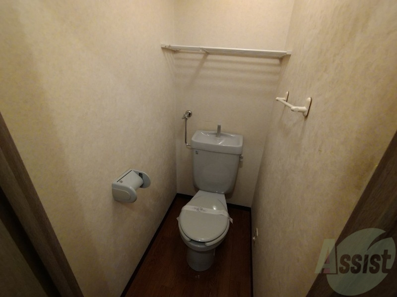 トイレ　こちらはトイレです。清潔感があり、安心して使用できます。