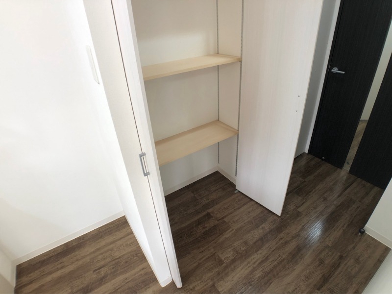 収納　寝室の収納です。部屋がすっきり片付きます。