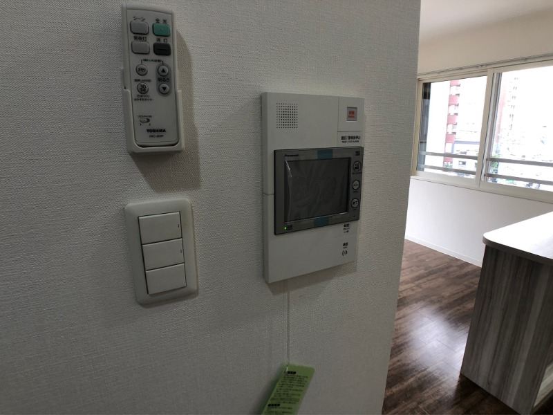 セキュリティ　ＴＶモニター付インターホンです。来客者の顔が見えるので安心！