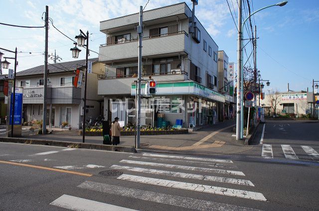 コンビニ　ファミリーマート 指扇駅前店（コンビニ）まで1076m