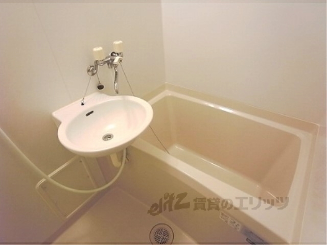 レオパレス若葉の風呂写真