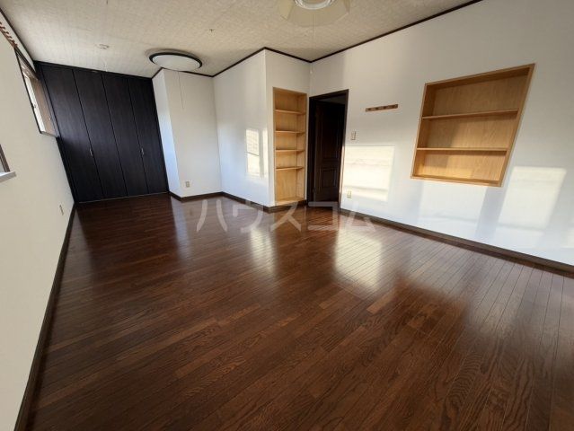 龍ケ崎市城ノ内戸建の居間写真