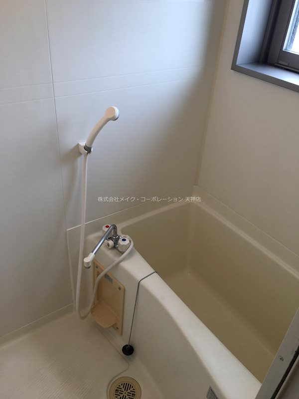 バス・シャワールーム　同物件他部屋の参考写真となります。実際のお部屋は出窓ございま