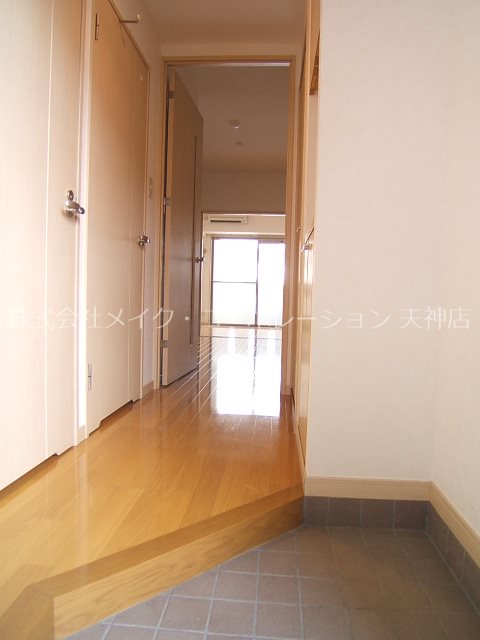 玄関　同物件他部屋の参考写真となります。