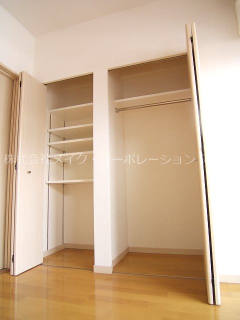 収納　同物件他部屋の参考写真となります。