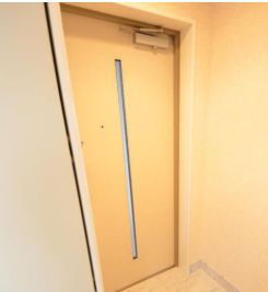 アーデル向島アヴァンセアの玄関写真