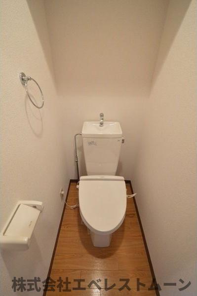 トイレ　落ち着いたトイレです