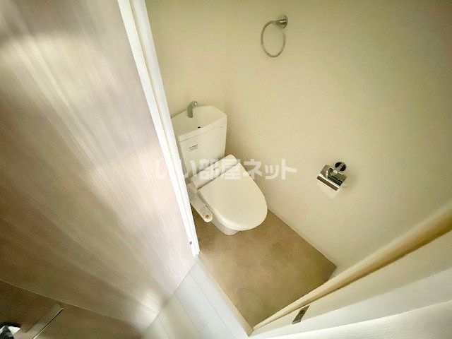 ＪＲ山陽本線 兵庫駅 徒歩8分 15階建 築13年のトイレ写真