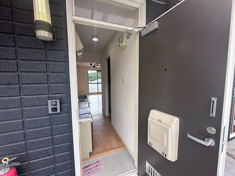 ハイ ビレッジの玄関写真