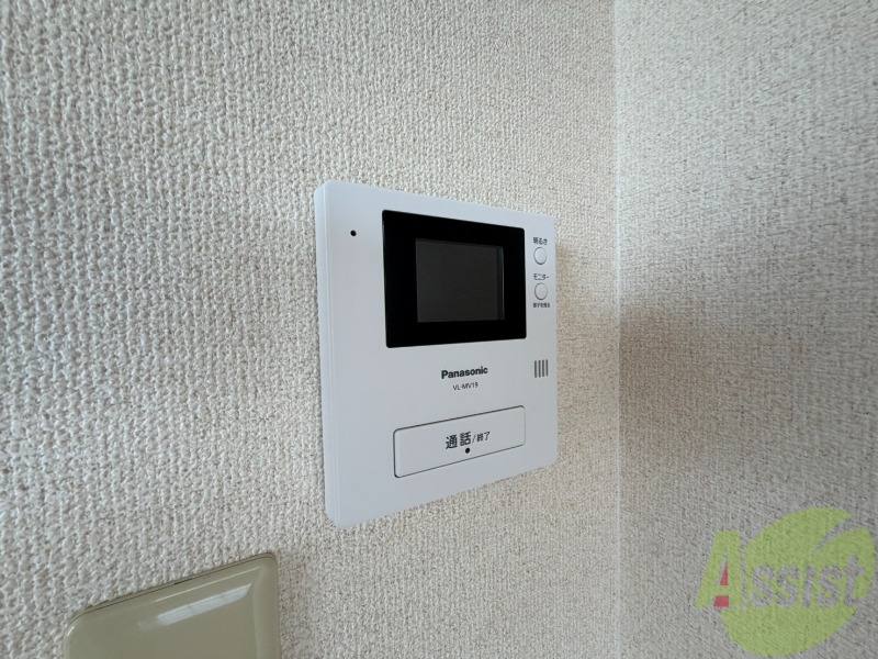 セキュリティ　ＴＶモニター付インターホンです。来客者の顔が見えるので安心！