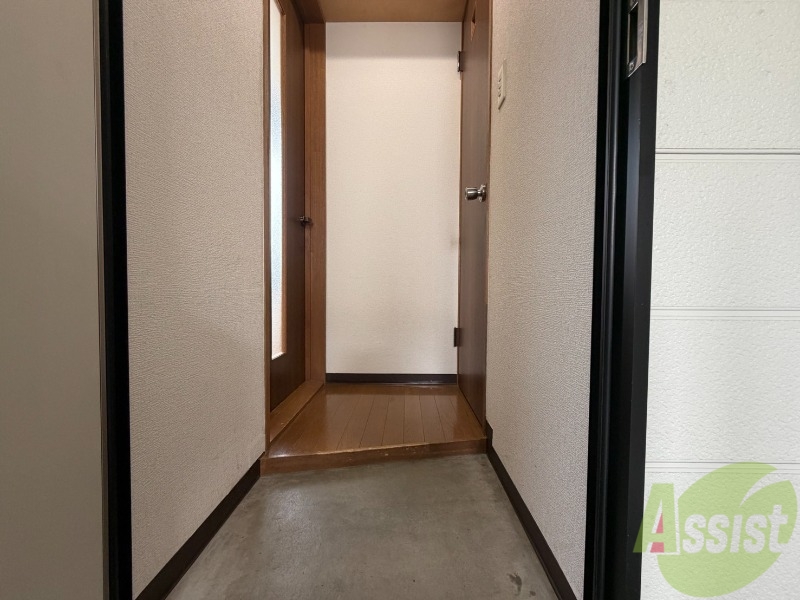 玄関　玄関の様子です。明るい印象ですね。気分もあがりそう。