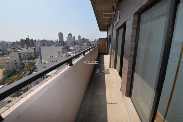 バルコニー　この写真は同マンションの他のお部屋のものです
