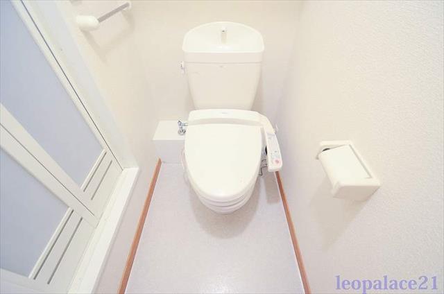 レオパレスBlanc Chatonのトイレ写真