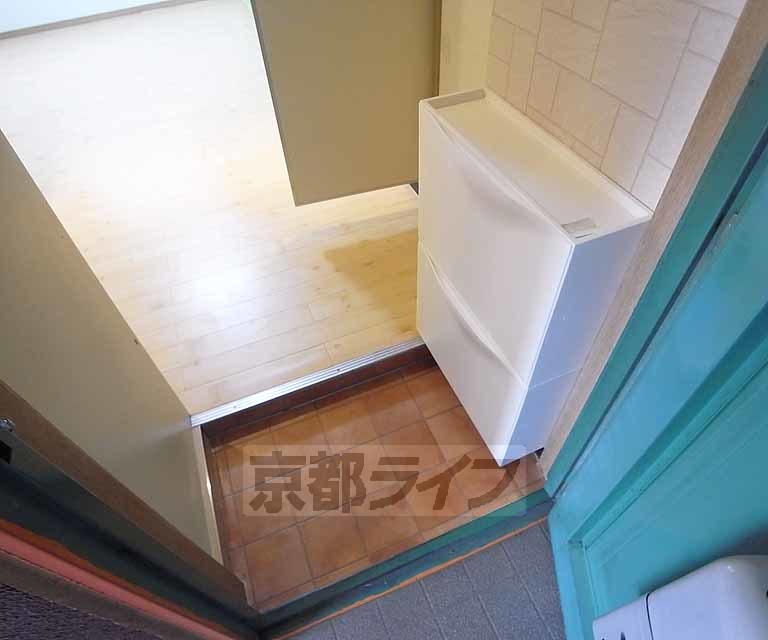 玄関　玄関ドアを開けるとこんな感じです