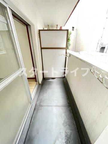 地下鉄御堂筋線 新大阪駅 徒歩10分 7階建 築40年の内装写真