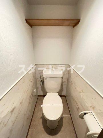 地下鉄御堂筋線 新大阪駅 徒歩10分 7階建 築40年のトイレ写真